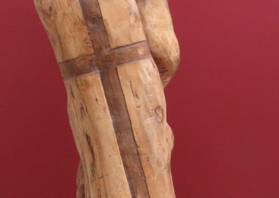 Guerriero dietro Pavese | Scultura a tutto tondo Legno di ontano 70x25x20