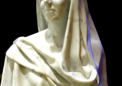 Madonna della Pace, marmo, cm. 52x38x62h