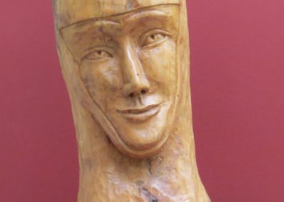 Regina Ginevra | Scultura a tutto tondo Legno di pero 40x15x15